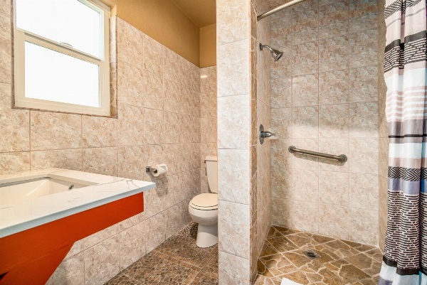 Geneva Motel image 6